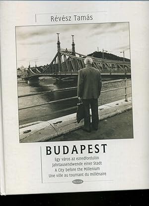 Seller image for Budapest. Bildband. Kommentare viersprachig. Ein Fotobuch in s / w. for sale by Umbras Kuriositätenkabinett