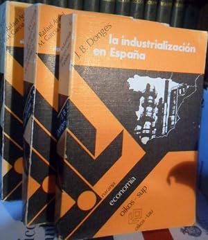 Imagen del vendedor de Lecturas de historia econmica de Espaa. Siglos XVIII y XIX. Siglo XX(2 tomos) + LA INDUSTRIALIZACIN EN ESPAA a la venta por Libros Dickens