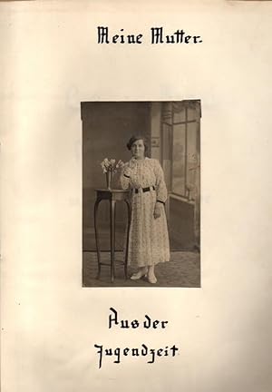 Bild des Verkufers fr Schulaufsatz "Meine Mutter. Aus der Jugendzeit", in Mappe mit Fotografie. 17.5.1938 zum Verkauf von Antiquariat Puderbach