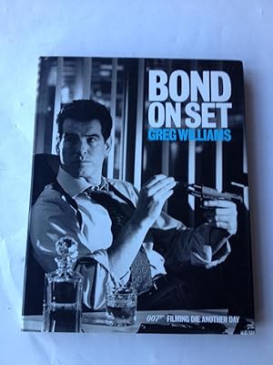 Immagine del venditore per Bond on Set venduto da Book Souk