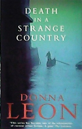 Seller image for Death in a strange country. Novel. Tis series has become one of the adornments of current crimen fiction. for sale by Librera y Editorial Renacimiento, S.A.