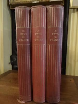 Image du vendeur pour Le Pays de France, Les aspects de la nature, les richesses monumentales, les chefs-d'oeuvre de l'art, les particularits de la vie rgionale. Cet ouvrage comprend, 4000 illustrations, 21 panorama, 168 hliogravures, 21 planches en couleurs et pour chaque rgion, une introduction illustre de dessins indits. mis en vente par Librairie Lang