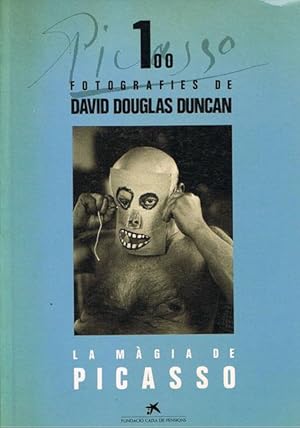 Bild des Verkufers fr LA MGIA DE PICASSO. 100 fotografies de David Douglas Duncan. zum Verkauf von Asilo del libro