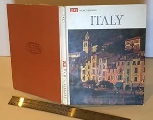 Image du vendeur pour Life World Library: Italy mis en vente par Bargain Finders of Colorado