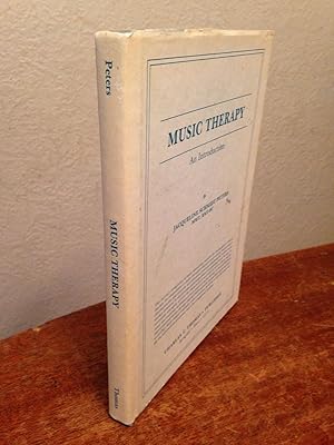 Imagen del vendedor de Music Therapy: An Introduction a la venta por Chris Duggan, Bookseller