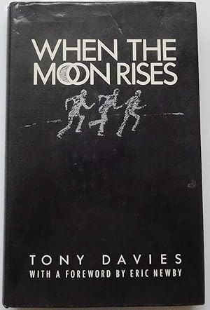 Seller image for When the Moon Rises, an Escape Through Wartime Italy for sale by Johnston's Arran Bookroom