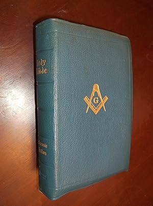 Image du vendeur pour The Holy Bible: The Great Light in Masonry mis en vente par Barker Books & Vintage