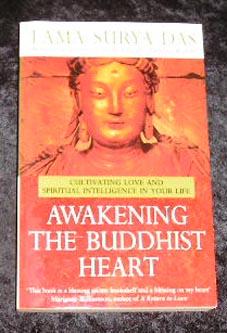 Bild des Verkufers fr Awakening the Buddhist Heart zum Verkauf von Yare Books