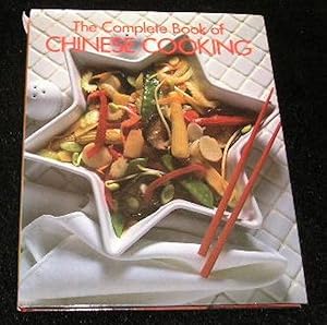 Immagine del venditore per The Complete Book of Chinese Cooking venduto da Yare Books