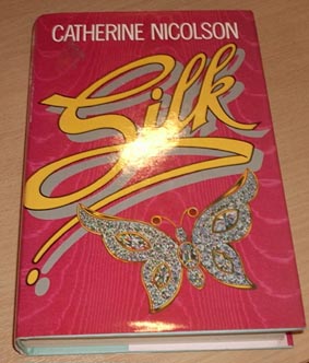 Imagen del vendedor de Silk a la venta por Yare Books