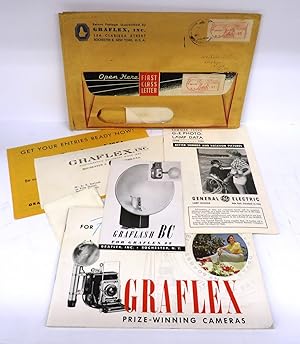 Imagen del vendedor de Graflex Cameras brochures, ca. 1954 a la venta por Attic Books (ABAC, ILAB)