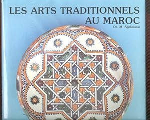 Immagine del venditore per Les Arts Traditionnels au Maroc venduto da Peter Keisogloff Rare Books, Inc.