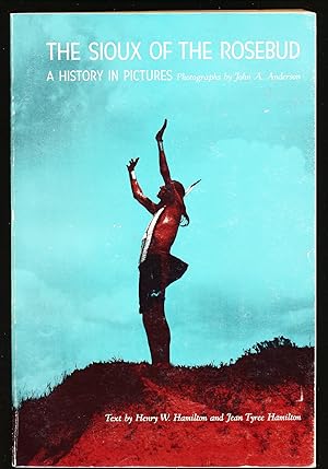 Immagine del venditore per The Sioux of the Rosebud: a History in Pictures venduto da Paradox Books USA