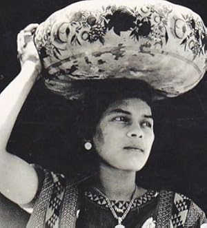 Seller image for Modotti y Weston. Mexicanidad for sale by LIBRERA GULLIVER
