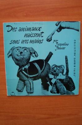 Seller image for DES ANIMAUX NAISSENT SOUS NOS MAINS for sale by KEMOLA