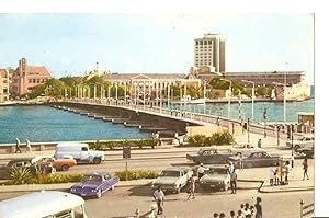 Imagen del vendedor de Postal 029570 : Curaao Netherlands Antilles. Curaaos famous bridge across the harbor entrance a la venta por EL BOLETIN