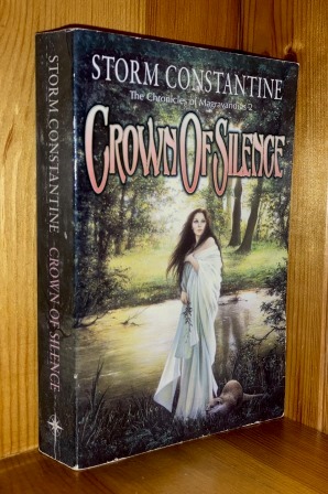 Bild des Verkufers fr Crown Of Silence: 2nd in the 'Magravandias' series of books zum Verkauf von bbs