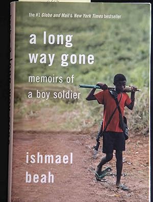 Immagine del venditore per A Long Way Gone: Memoirs of a Boy Soldier venduto da Mad Hatter Bookstore
