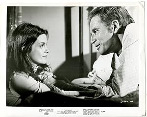 Seller image for EARTHQUAKE-1974-8 X 10 STILL-ECO TERROR-GENVIEVE BUJOLD-CHARLTON HESTON-vg for sale by DTA Collectibles