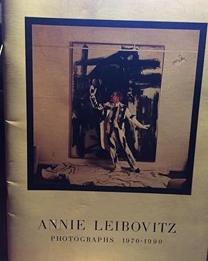 Immagine del venditore per Annie Leibovitz Photographs 1970-1990, An Exhibition venduto da Rob Warren Books