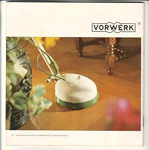 Bild des Verkufers fr Vorwerk Kobold Gebrauchsanweisung - wohl aus 1964. Inhalt u.a.: Komplettes Zubehr - Stielstaubsauger - Elektro-Teppichbrste - Rotierender Saugbohner - Elektrobohner - Handstaubsauger - Staubbeutel und Papierfilter - Zerstuber - Verdunster - Heiluftdusche - Trockenhaube - VORWERK-Kundendienst. zum Verkauf von GAENSAN Versandantiquariat