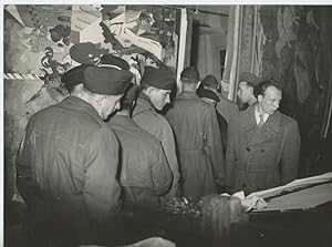 Paris, Une visite officielle au Musée des Travaux Publics, 19. Nov. 1944