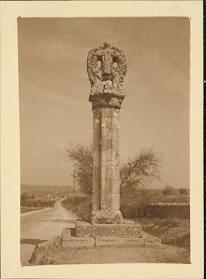 France, Saint Maximin la Sainte Baume (Var), Colonne au Saint Pilon