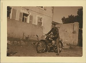 Un motocycliste, 1939
