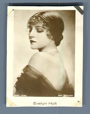 Actress Evelyn Holt