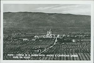 Italia, Assisi, Chiesa di S.M. degli Angeli e campagna Umbra viste da Assisi