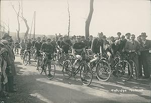 J. Saludas, Toulouse, Une course cycliste