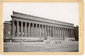 R. & J., Lyon, Palais de Justice