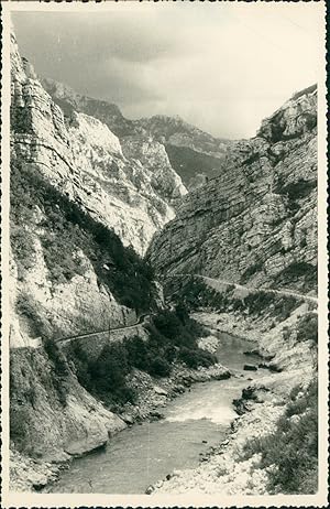 Yougoslavie, Avant Mostar. dans les Gorges de la Neretva (Bosnie Herzégovine), 1957