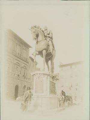 Italia, Firenze, Piazza dell'Annunziata. Cosimo de Medici