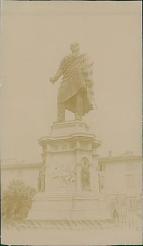 Italia, Firenze, Piazza San Marco. Generale Fanti