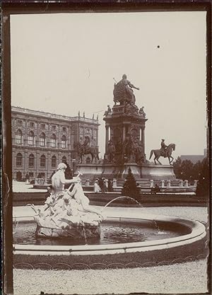 Autriche, Vienne, Statue de Marie Thérèse, 1901