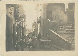 Italie, Naples, Une rue dans un quartier populeux