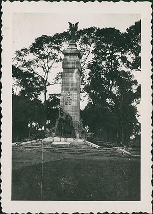 Indochine, Saigon. Le Monument aux Morts, 1949