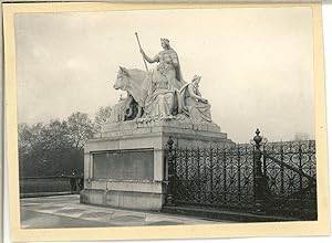 UK, London, Hyde Park, Albert Memorial
