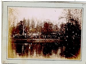 France, Bordeaux, Jardin Public. Scène à côté du Kiosque à Music