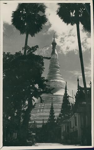 Burma, The Shwe Dagon Pagoda at Rangoon