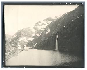 Norvège, Paysage montagneux et cascade