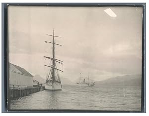 Norvège, Un beau bateau ancré au ponton