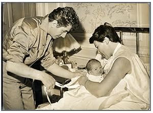 Daniel Gélin, sa femme Sylvie Hirsh et leur enfant Manuel né en 1958