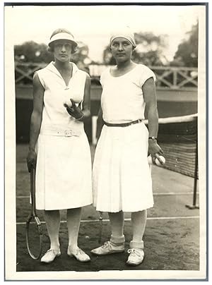 Tennis players, Mme. Bonnam and Miss Colyer