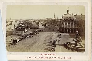 France, Bordeaux, Place de la Bourse et le Quai de la Douane