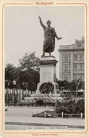 Hongrie, Budapest, Petöfi Monument