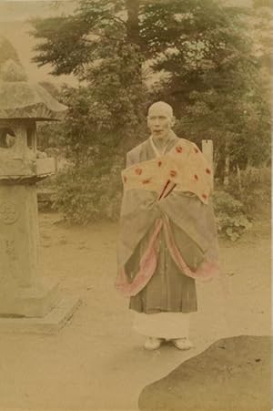 Japon Un Homme En Habit Japonais