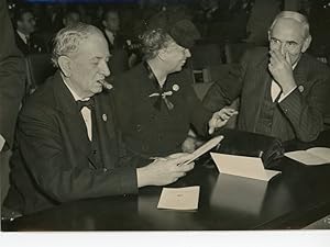 Le Sénateur Connally, Mme Roosevelt et le sénateur Vandenberg