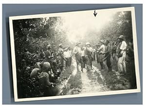 Cambodge, Group of hunters and locals. Groupe de chasseurs et indigènes